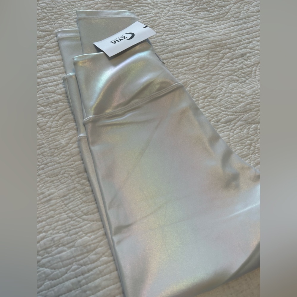 ZYIA Active White Unicorn Luxe 7/8 Leggings 24”